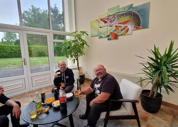 Сasa de vacaciones Welcome To Lakeland Fishery! Rooskey